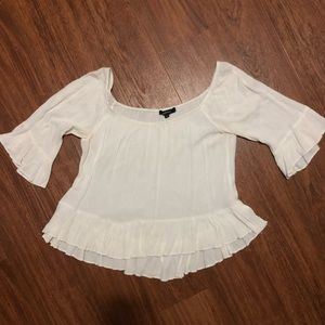 Cropped Flouncy White Ruffle 3/4 Sleeve Top Size M.